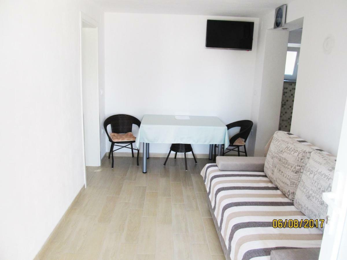 Apartmani Mala Sirena Масленица Экстерьер фото