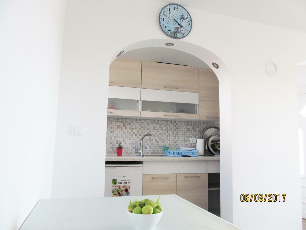 Apartmani Mala Sirena Масленица Экстерьер фото