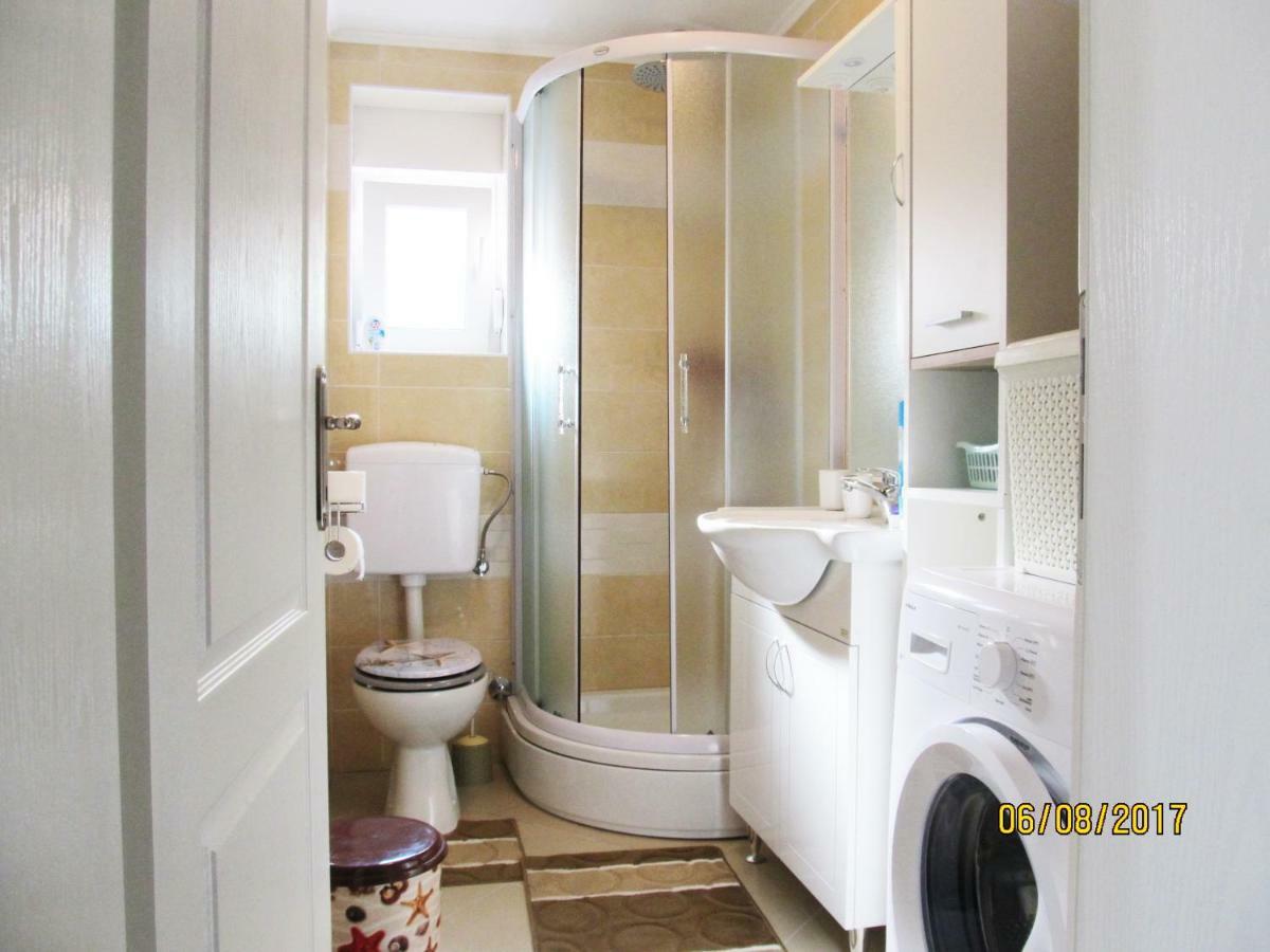 Apartmani Mala Sirena Масленица Экстерьер фото