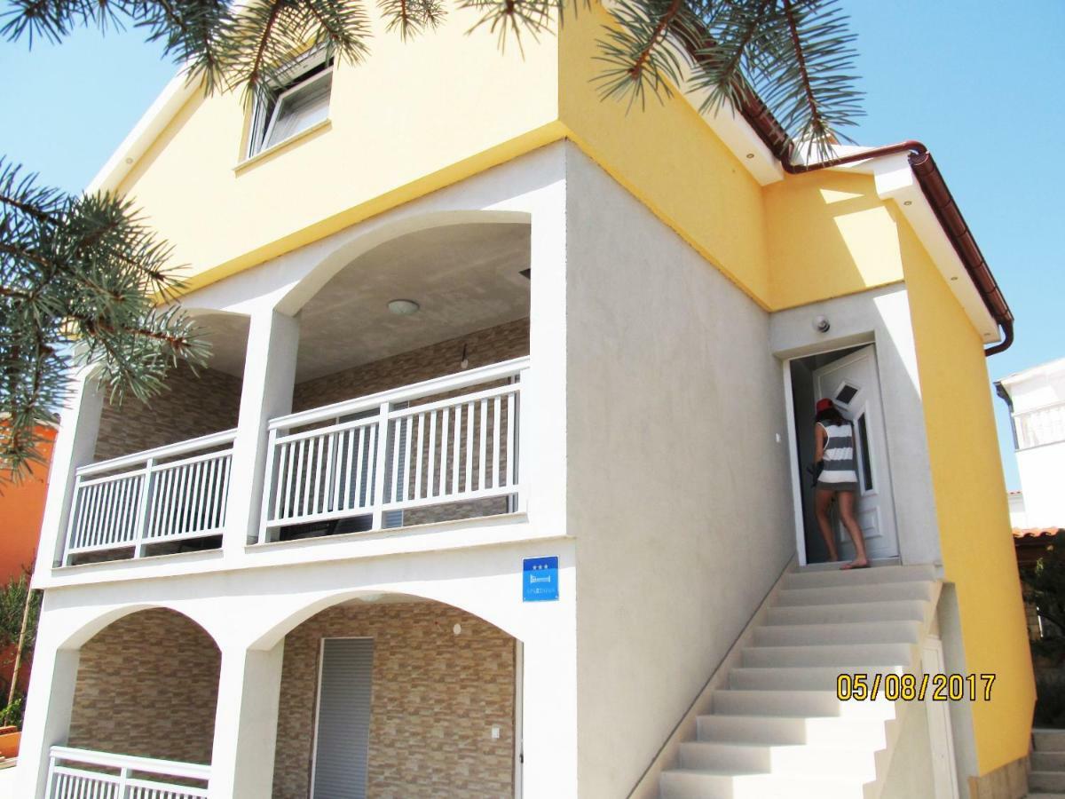 Apartmani Mala Sirena Масленица Экстерьер фото
