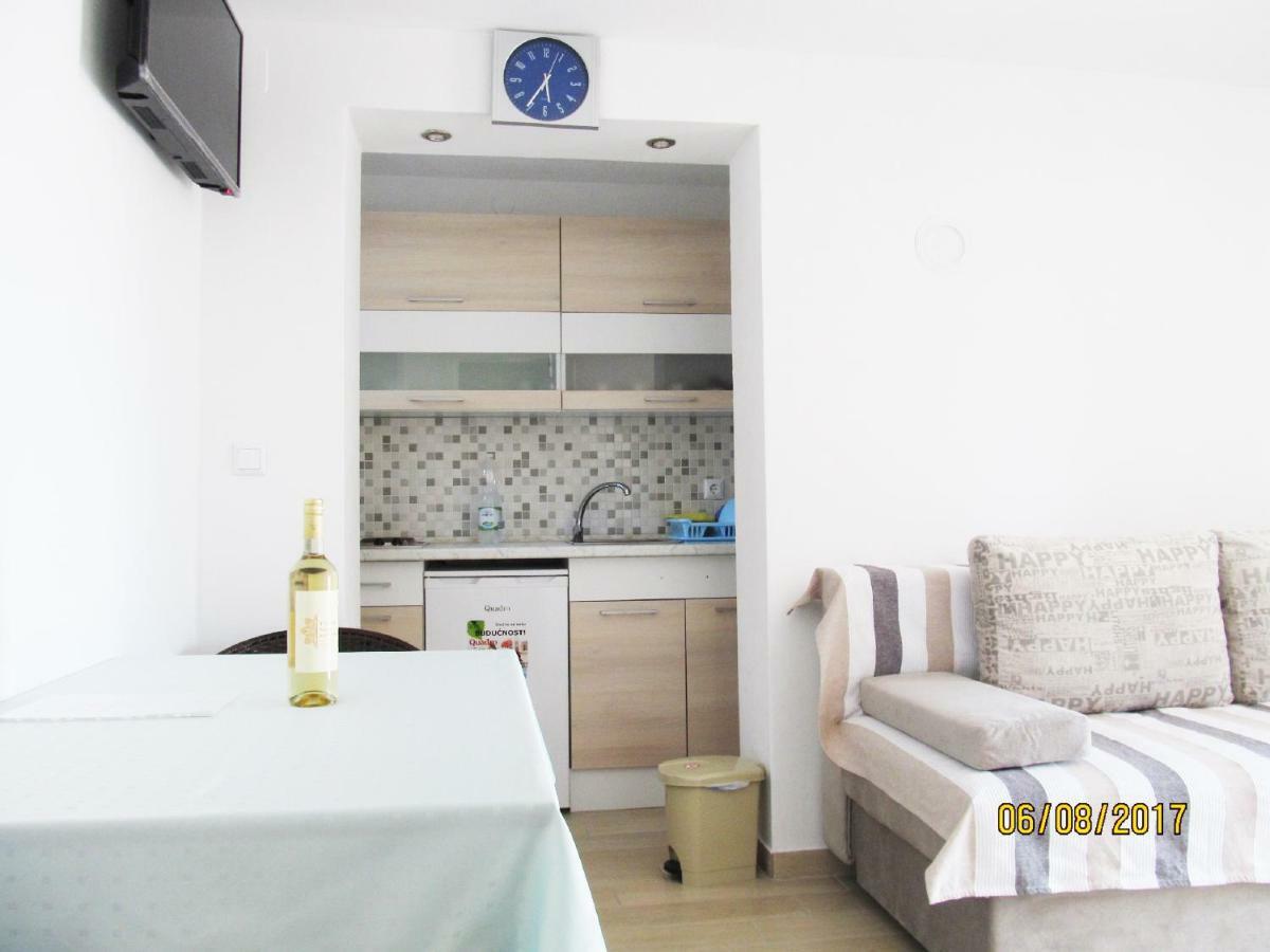 Apartmani Mala Sirena Масленица Экстерьер фото