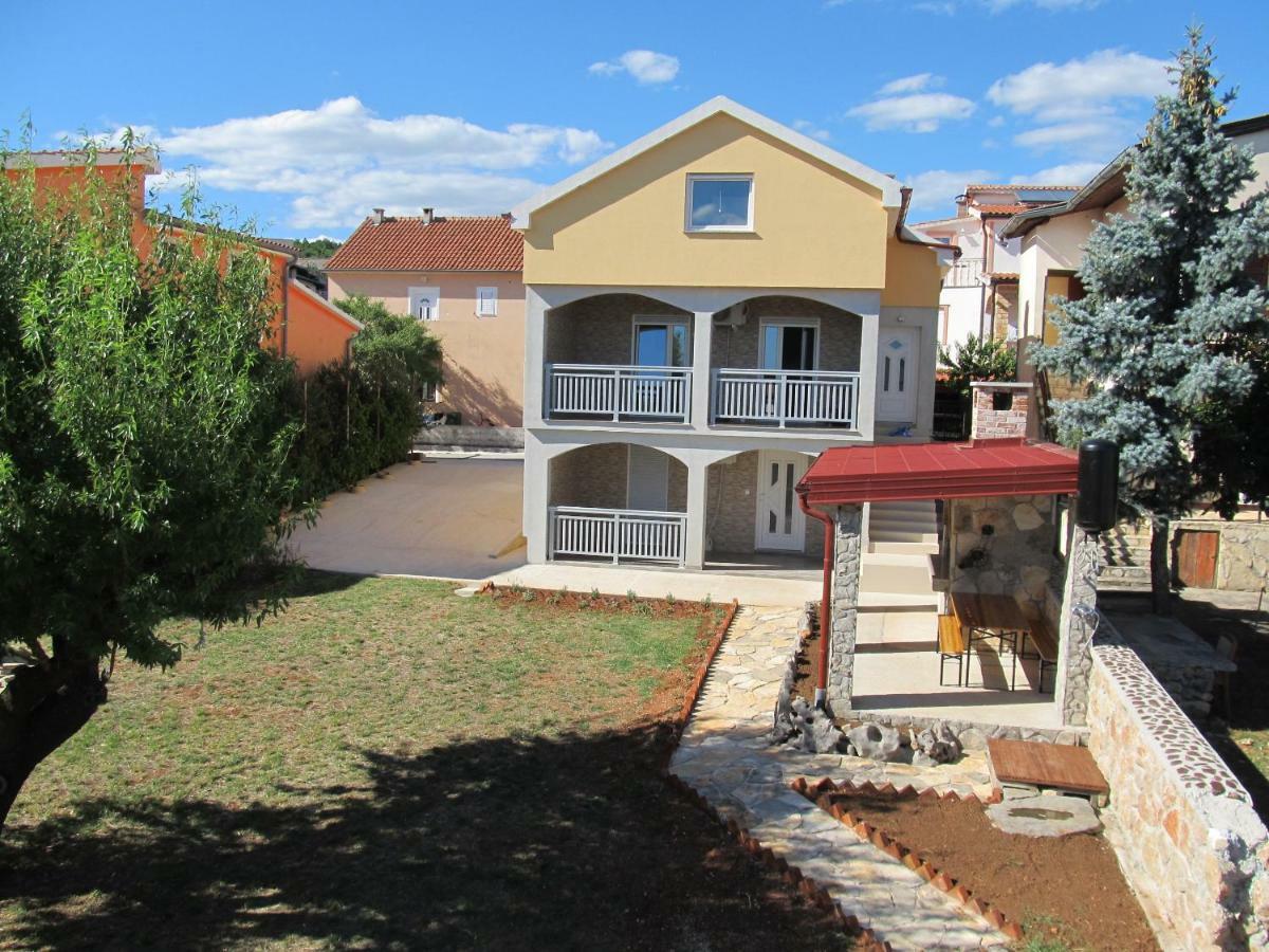 Apartmani Mala Sirena Масленица Экстерьер фото