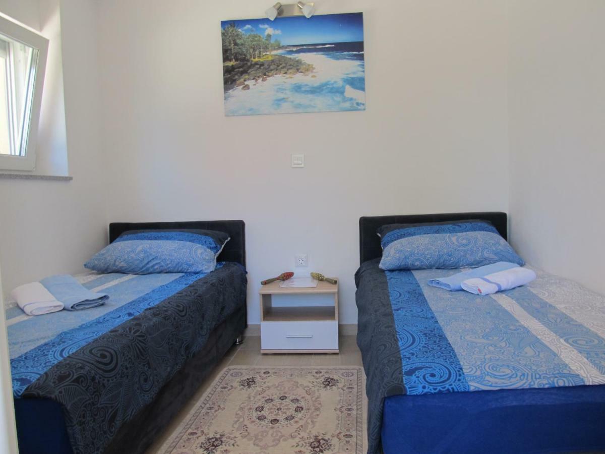 Apartmani Mala Sirena Масленица Экстерьер фото