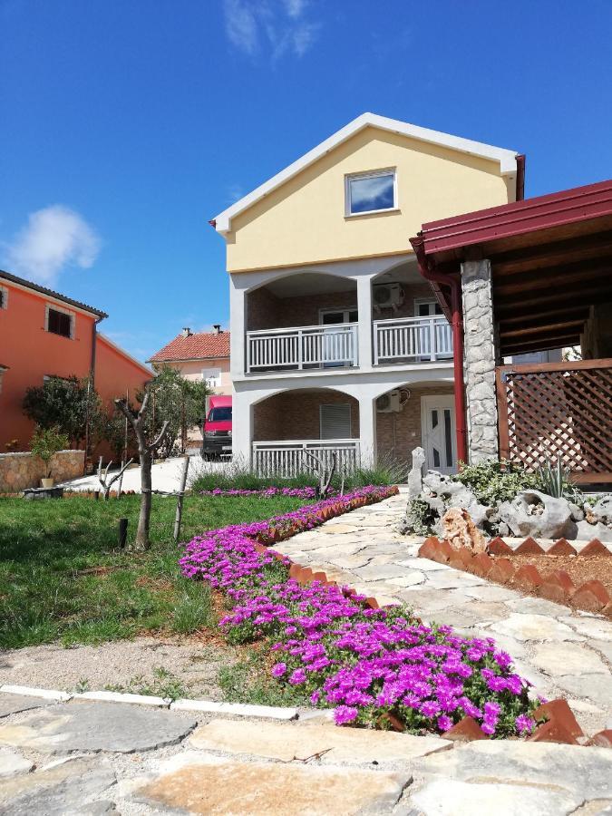 Apartmani Mala Sirena Масленица Экстерьер фото